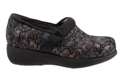 Meredith Sport -The Walking Company Shop 3110 01184 1990 711 4 e74c3986 703d 47c2 abf7 76a5eff579ff