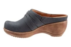 Mackay -The Walking Company Shop 3110 01184 2226 075 7