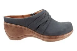 Mackay -The Walking Company Shop 3110 01184 2226 075 8