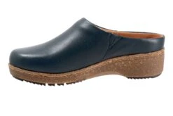 Arvada -The Walking Company Shop 3110 01184 2302 070 7