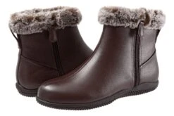 Helena 17 Helena -The Walking Company Shop 3310 01184 1950 102 7