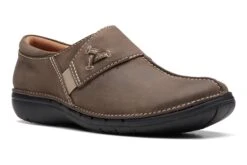 Clarks Un Loop Ave