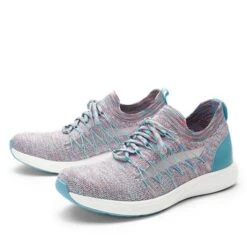 Synq -The Walking Company Shop 3510 01351 5014 005 9