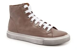 Riley 13 Riley -The Walking Company Shop 3510 01489 2187 040 4