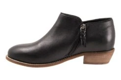 Rocklin -The Walking Company Shop S1457 001 inside