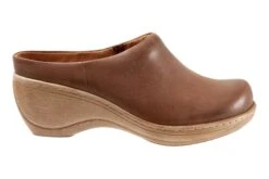 Madison -The Walking Company Shop S2056 271 outside