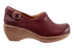 Minna -The Walking Company Shop S2253 641 outside