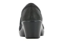 Eryn -The Walking Company Shop Zoom 80647579 8695 4601 9eab 3ed5a0320a52